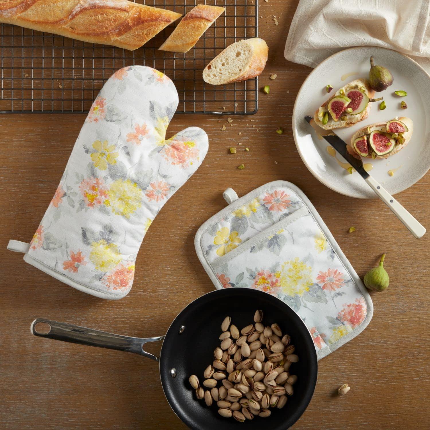 imageMartha Stewart Amber Floral Oven Mitt ampamp Pot Holder Set 2Pack PinkYellow OM 7quotx13quot ampamp PH 7quotx10quotYellowCoral