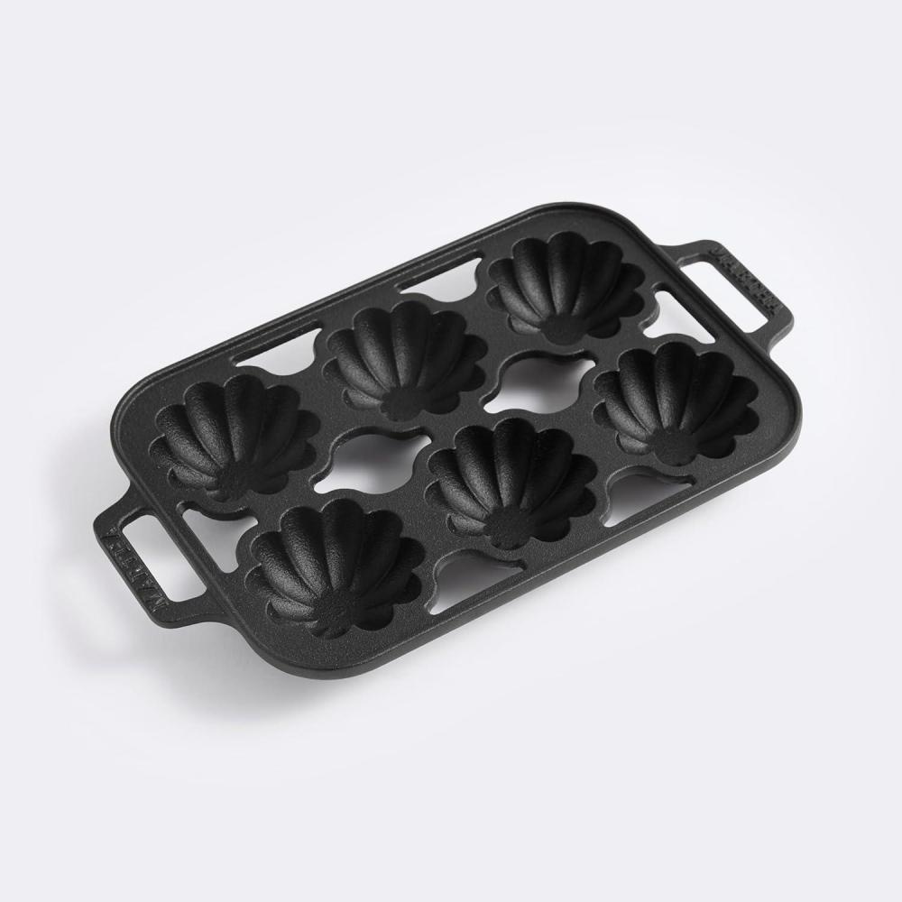 imageMartha Stewart Martha 6Cup Heart Shaped PreSeasoned Cast Iron Mold PanBlack