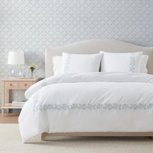 Martha Stewart – Queen Duvet Cover Set, Crisp & Smooth Bedding with a Cotton Percale Lightweight Feel, Reversible 3 Piece Bed Set with Matching Pillowcases (Simple Scallop Blue)(Garden Path Embroidery Blue)