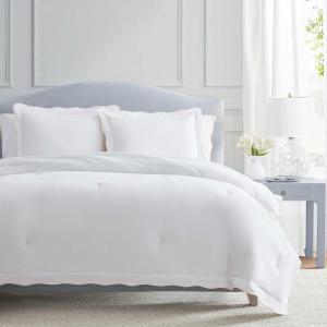 Martha Stewart – Queen Duvet Cover Set, Crisp & Smooth Bedding with a Cotton Percale Lightweight Feel, Reversible 3 Piece Bed Set with Matching Pillowcases (Simple Scallop Blue)(Simple Scallop Pink)
