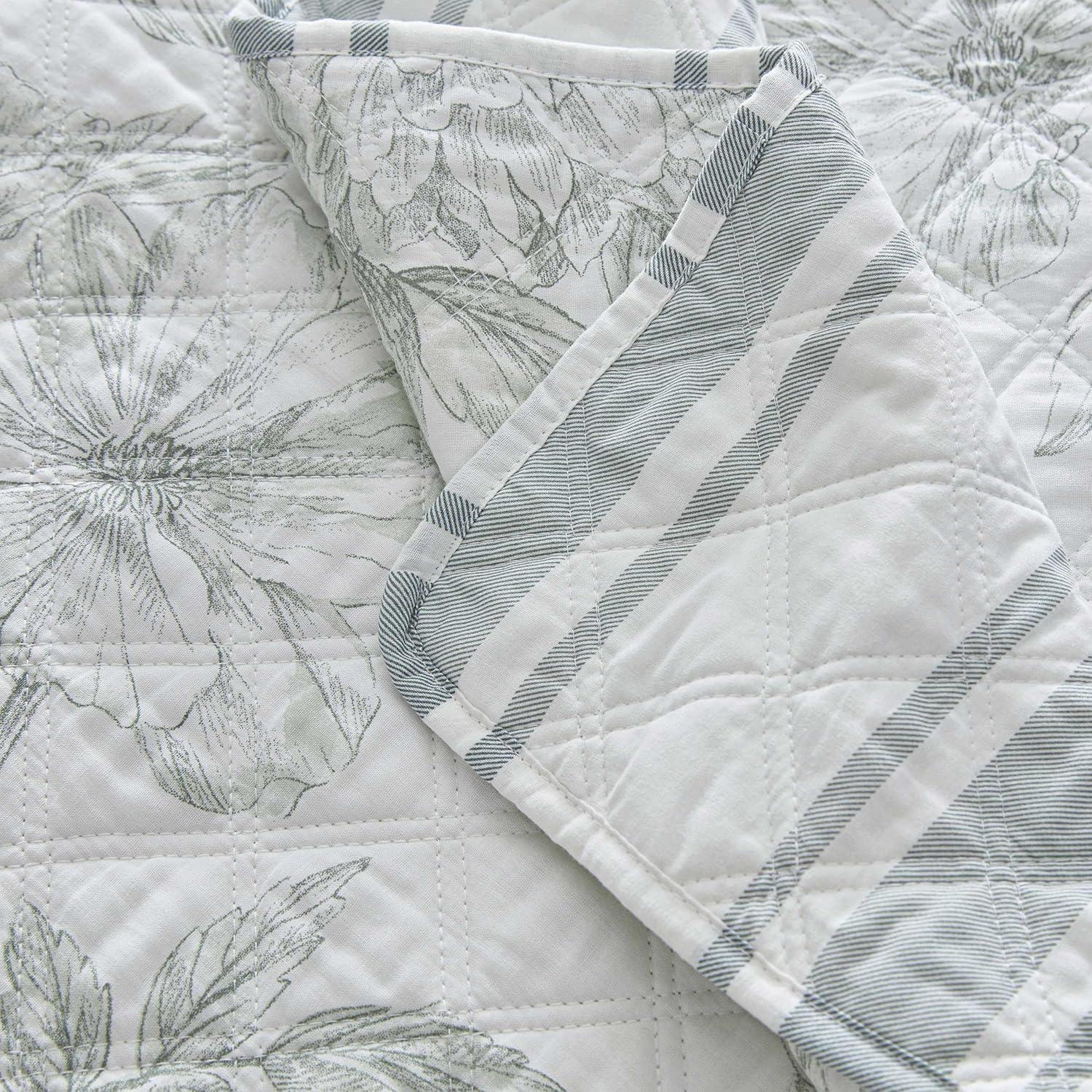 image:imageMartha Stewart Queen Size Quilt Set Soft amp Smooth Sateen Bedding with a Light and Breathable Feel 3 Piece Bed Set with Matching Pillowcases Fern Embroidery GreyVine Flora Green