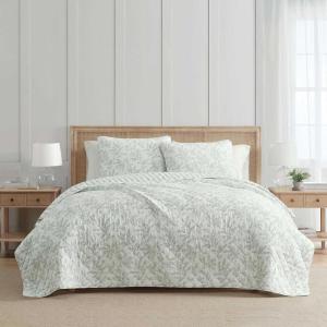 Martha Stewart – Queen Size Quilt Set, Soft & Smooth Sateen Bedding with a Light and Breathable Feel, 3 Piece Bed Set with Matching Pillowcases (Fern Embroidery Grey)(Murray Leaves Green)
