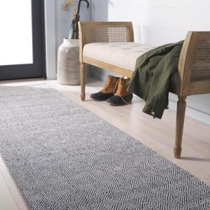 Martha Stewart x SAFAVIEH Area Rug Collection – 8′ x 10′, Beige & Ivory, Handmade Wool, Ideal for Living Room, Bedroom, Office, Dining Space (MSR9675B)(Blue/Ivory)